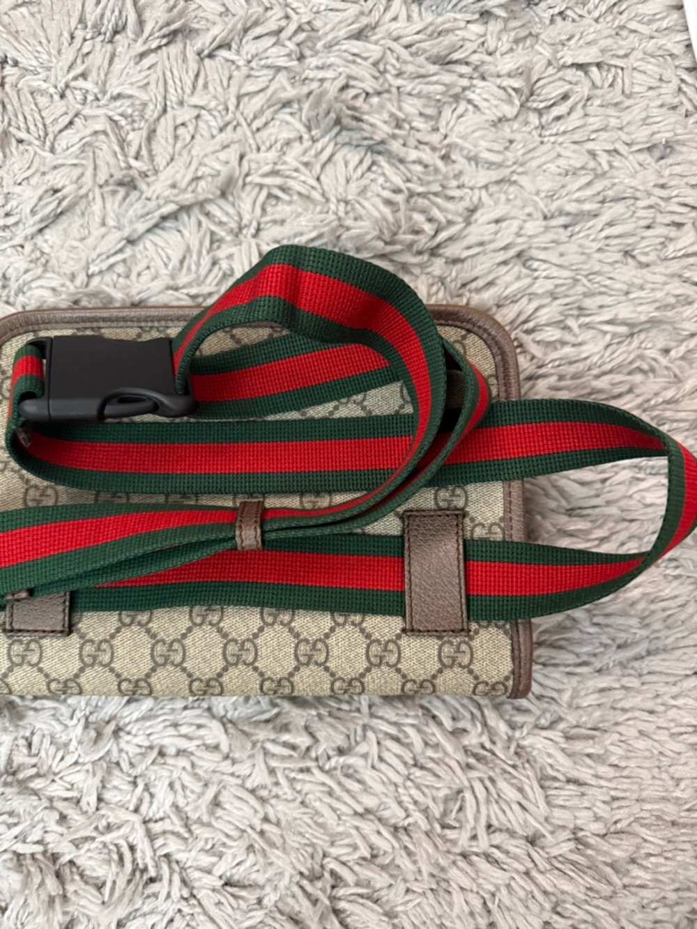 Gucci Beige GG Supreme Belt Bag with Green-Red Web Strap - Picture 2 of 3